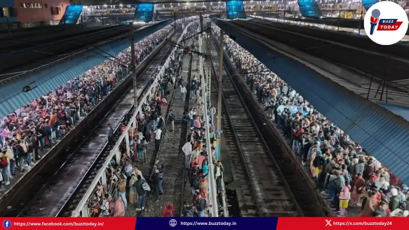 delhi-railway-station-stampede-18-dead-horrifying-situation