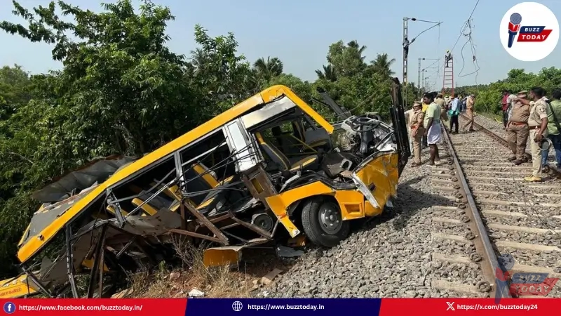 train-hits-school-van-tamilnadu